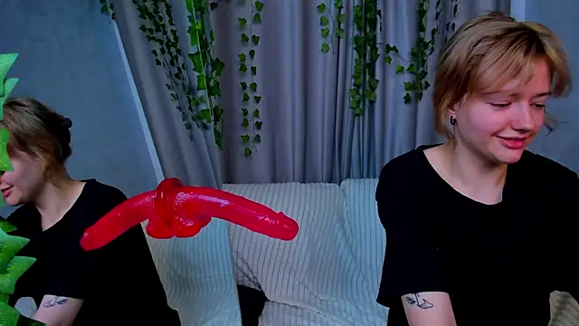LunaaBee online show from 06.25.26