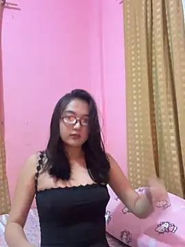 Snapshot of onlykays_ chatting on 04.26.26 onlykays online show from 04.26.26