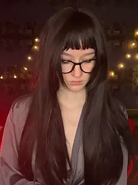 Snapshot of nicenessy chatting on 04.18.26 nicenessy online show from 04.18.26
