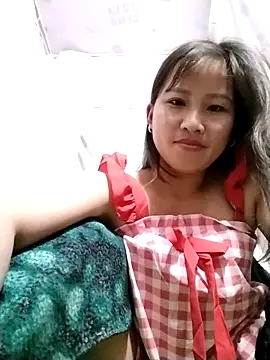 Snapshot of Yo-must chatting on 05.01.26 Yo-must online show from 05.01.26