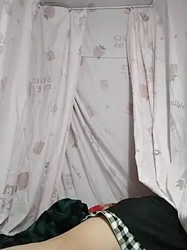 Snapshot of Yo-must chatting on 05.23.26 Yo-must online show from 05.23.26