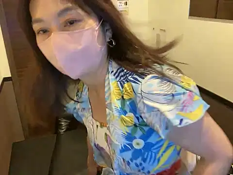 Snapshot of lemonade_madame chatting on 06.12.26 lemonade madame online show from 06.12.26