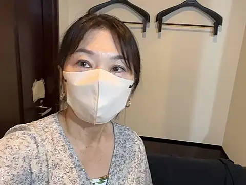 Snapshot of lemonade_madame chatting on 06.26.26 lemonade madame online show from 06.26.26