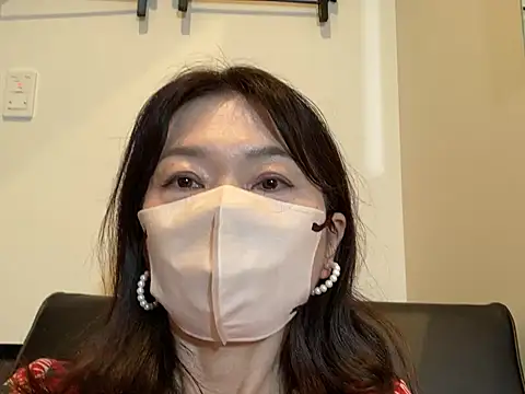 Snapshot of lemonade_madame chatting on 06.27.26 lemonade madame online show from 06.27.26
