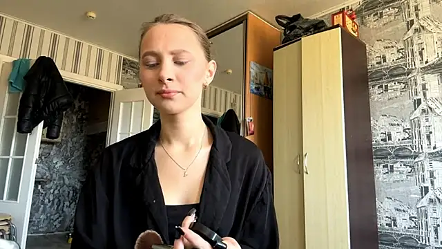 Snapshot of AiConzemius chatting on 04.05.26 AiConzemius online show from 04.05.26