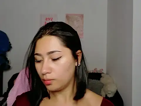 EvelynLeen  online show from 06.26.26