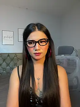 Snapshot of JassmineLove chatting on 06.21.26 JassmineLove online show from 06.21.26