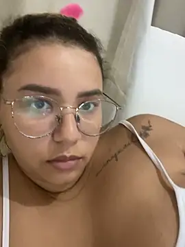 Snapshot of gabyzinha2030 chatting on 04.05.26 gabyzinha2030 online show from 04.05.26