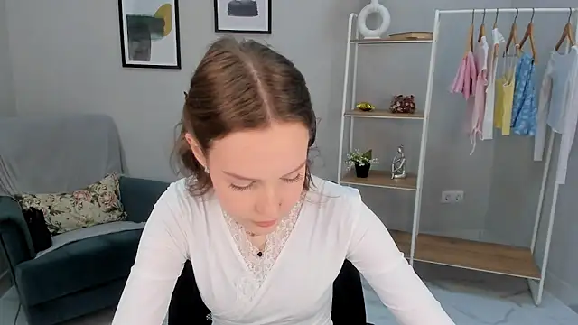 Gwen Moni online show from 04.05.26