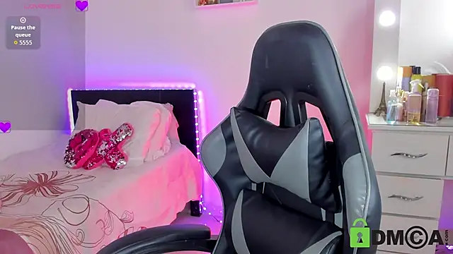 esmeralda le online show from 05.19.26