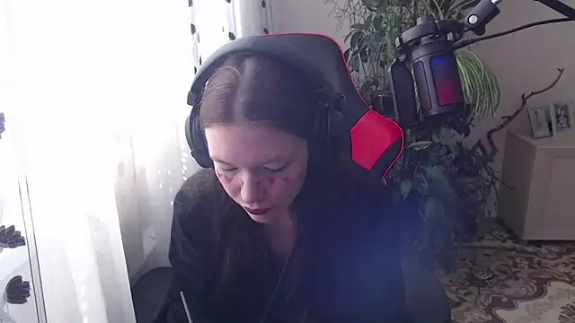 PunyKnee online show from 04.07.26