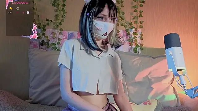 LunaNyanmi online show from 06.06.26