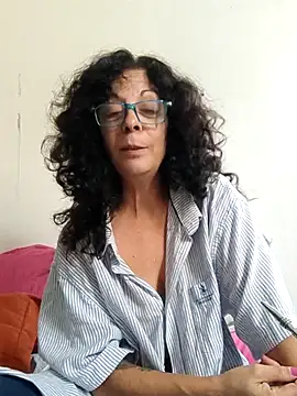luly mariposa online show from 05.05.26