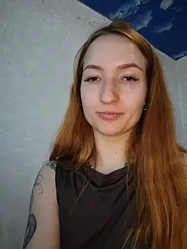 Snapshot of LeonaFox chatting on 05.15.26 LeonaFox online show from 05.15.26