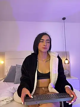 dhalia lux  online show from 04.24.26