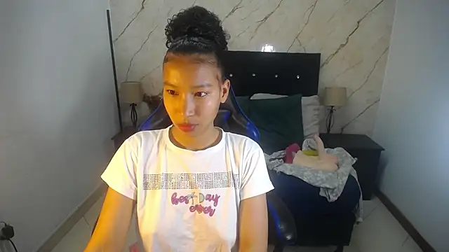 Snapshot of hasley_cute chatting on 05.05.26 hasley cute online show from 05.05.26