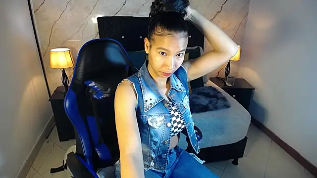 Snapshot of hasley_cute chatting on 05.06.26 hasley cute online show from 05.06.26