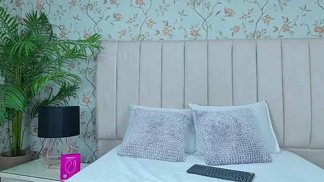 Snapshot of VegaSara chatting on 05.09.26 VegaSara online show from 05.09.26