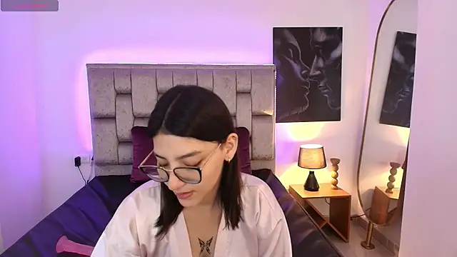 Snapshot of candy_tina chatting on 04.17.26 candy tina online show from 04.17.26