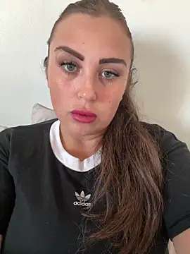 Snapshot of Shelly123Barrel chatting on 04.08.26 Shelly123Barrel online show from 04.08.26