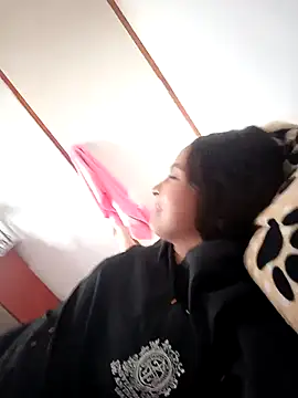 Sexy cloee outdoors online show from 04.08.26