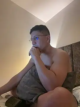 Snapshot of francopizano chatting on 04.13.26 francopizano online show from 04.13.26