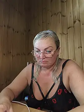 White-Chocolatte online show from 07.06.26