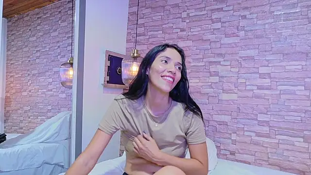 Snapshot of martina_thompson_ chatting on 04.07.26 martina thompson online show from 04.07.26