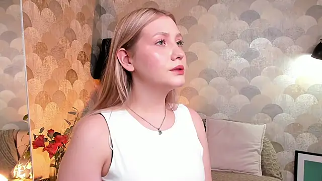 Snapshot of Emilicious chatting on 04.19.26 Emilicious online show from 04.19.26