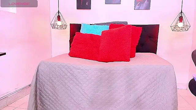 hilary banks1 online show from 07.11.26
