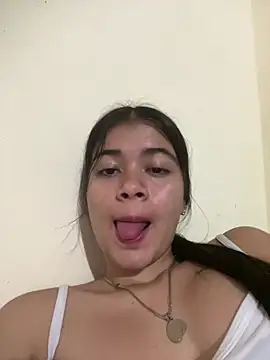 Snapshot of Kloe_zaf chatting on 05.18.26 Kloe zaf online show from 05.18.26