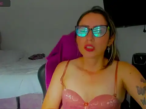 BellaTxM  online show from 04.10.26