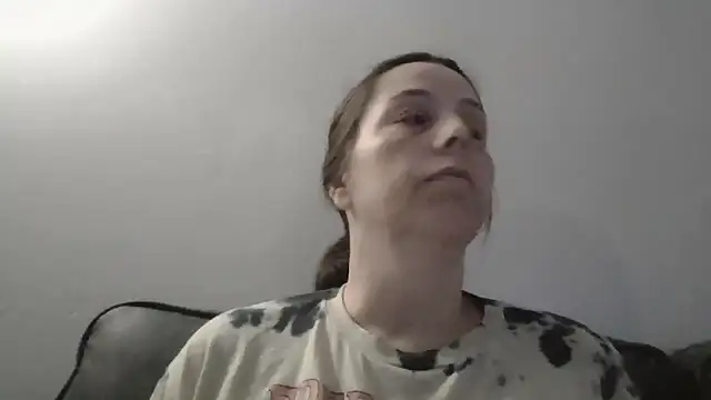 lily1982 online show from 04.23.26