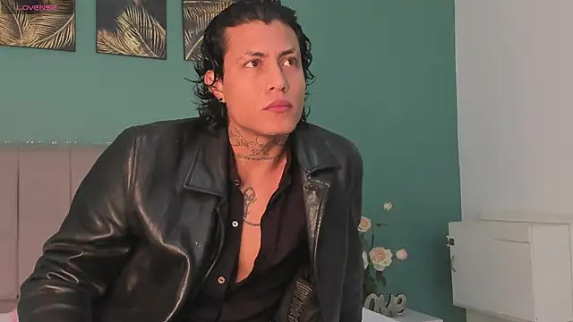 Snapshot of Damian_Romanoff chatting on 04.08.26 Damian Romanoff online show from 04.08.26