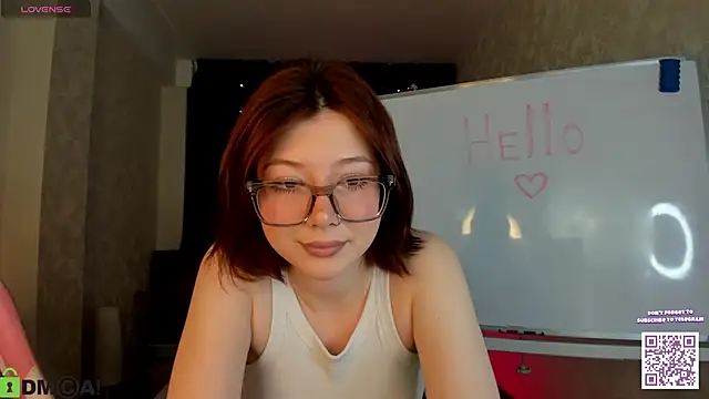 Lessi Panic online show from 04.28.26