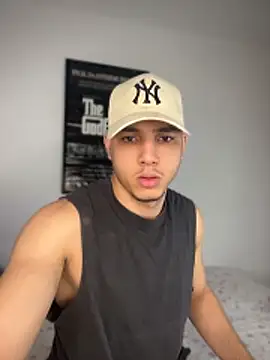 Max valiant online show from 04.14.26