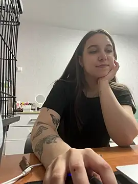 RiannaBrown online show from 04.25.26