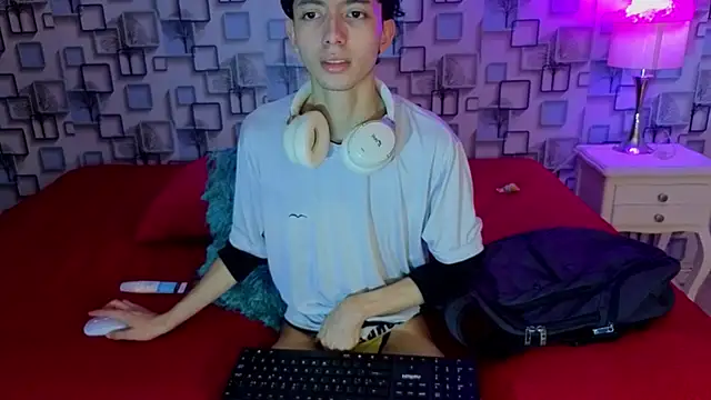 Twink Sebas7 online show from 06.19.26