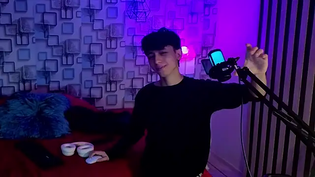 Twink Sebas7 online show from 06.20.26