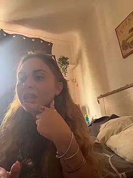 LaRubiaCalda online show from 04.17.26