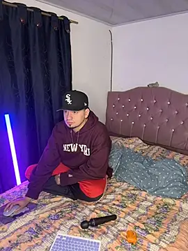 hotlatinocouple   online show from 04.11.26