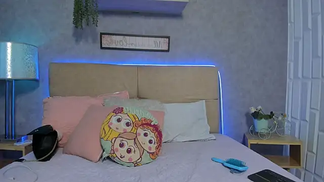 RoxaneBrown online show from 06.25.26