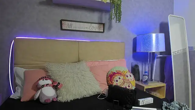 RoxaneBrown online show from 07.10.26