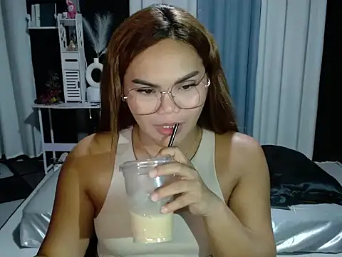 Kylie mortel online show from 04.10.26