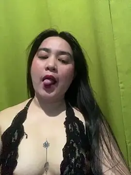 Snapshot of pinayhoney chatting on 06.13.26 pinayhoney online show from 06.13.26