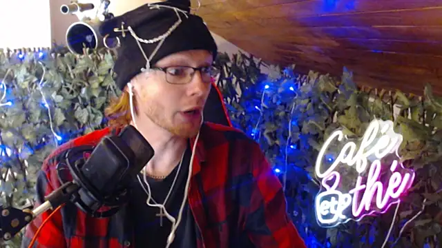 Snapshot of SkinnyAlex1312 chatting on 04.09.26 SkinnyAlex1312 online show from 04.09.26