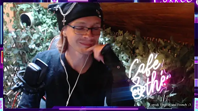 Snapshot of SkinnyAlex1312 chatting on 04.14.26 SkinnyAlex1312 online show from 04.14.26