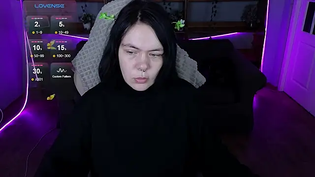 QwertyAnnie Lbo online show from 04.22.26