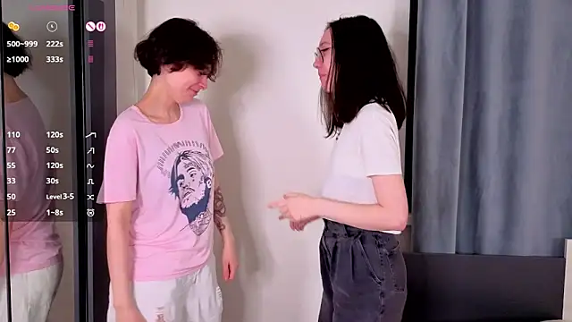 Snapshot of AllisonKierce chatting on 04.10.26 AllisonKierce online show from 04.10.26