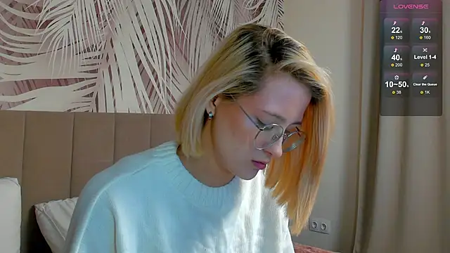 Snapshot of Lizzyvega chatting on 05.05.26 Lizzyvega online show from 05.05.26